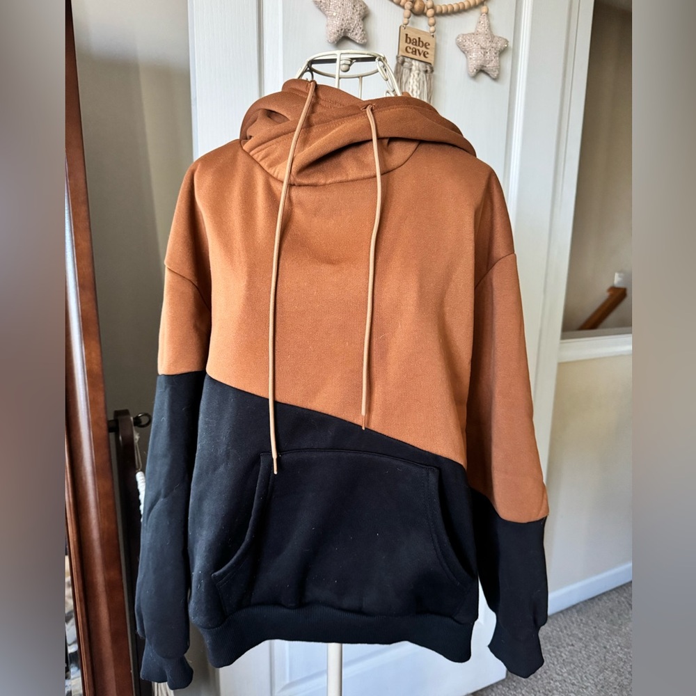 Hooded Pullover Sweatshirt